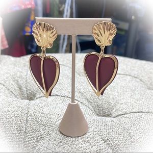 💕Beautiful Gold Tone Maroon Heart Fashion Earrings💕
